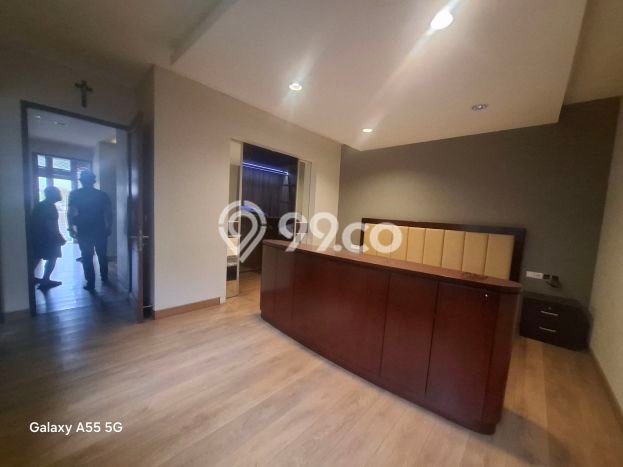 Rumah Premium kawasan Setra Duta, 4 KT, Area Tenang, Luas 144m² LB 320m² Rumah Premium kawasan Setra Duta, 4 KT, Area Tenang, Luas 144m² LB 320m²