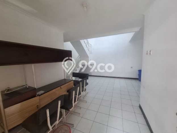 Disewakan! Rumah 4 Kamar Tidur &
3 Kamar Mandi di Pajajaran, Bandung Disewakan! Rumah 4 Kamar Tidur &
3 Kamar Mandi di Pajajaran, Bandung