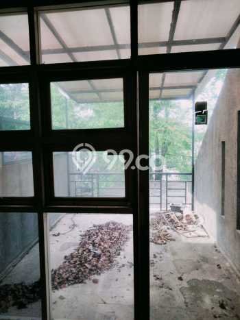 SPECIAL OFFER! Rumah area Burangrang, 2 KM, Lingkungan Asri, Luas 175m2m² LB 275m2m² SPECIAL OFFER! Rumah area Burangrang, 2 KM, Lingkungan Asri, Luas 175m2m² LB 275m2m²