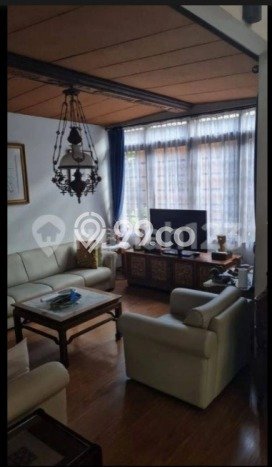 Dijual Rumah Luas Elegan Dengan View Eksklusif di Dago, Bandung Dijual Rumah Luas Elegan Dengan View Eksklusif di Dago, Bandung
