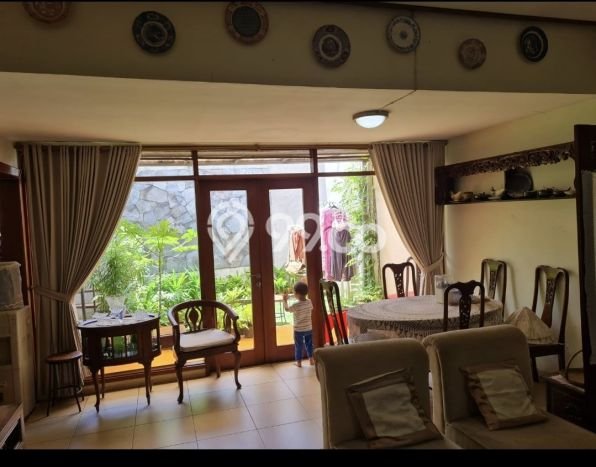 For Sale! Luxury House LT 200m2 Desain Elegan di Cigadung For Sale! Luxury House LT 200m2 Desain Elegan di Cigadung