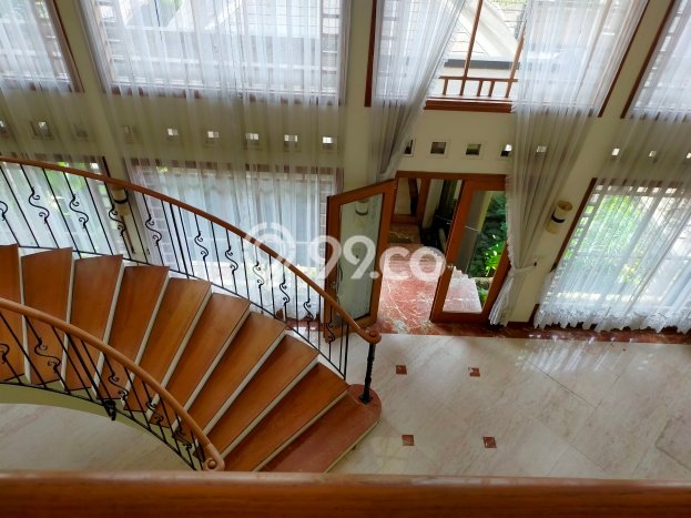 Disewakan! Rumah 3 Kamar Tidur &
4 Kamar Mandi di Cipaku, Bandung Disewakan! Rumah 3 Kamar Tidur &
4 Kamar Mandi di Cipaku, Bandung