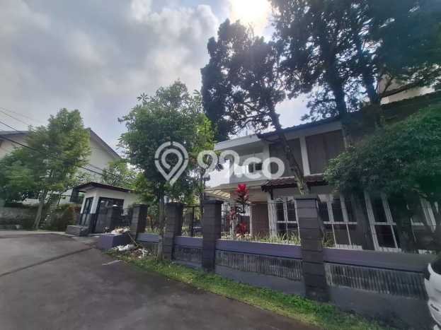 Rumah Elit Modern Tanpa Renovasi di Setiabudi Bandung Rumah Elit Modern Tanpa Renovasi di Setiabudi Bandung