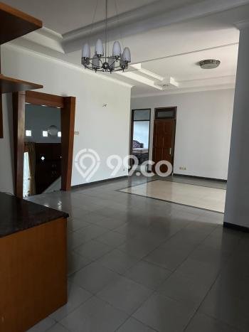 Disewakan! Rumah 4 Kamar Tidur &
3 Kamar Mandi di Surya Sumantri, Bandung Disewakan! Rumah 4 Kamar Tidur &
3 Kamar Mandi di Surya Sumantri, Bandung
