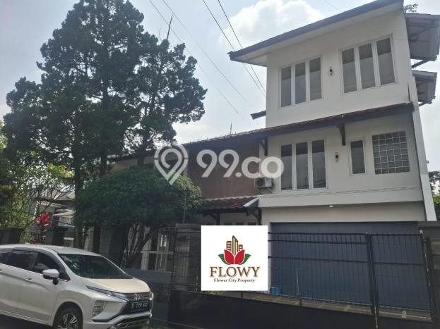 Rumah Elit Modern Tanpa Renovasi di Setiabudi Bandung Rumah Elit Modern Tanpa Renovasi di Setiabudi Bandung