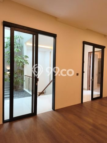Ready to Use! Luxury House LT 102m2 Desain Elegan di Setra Duta Ready to Use! Luxury House LT 102m2 Desain Elegan di Setra Duta