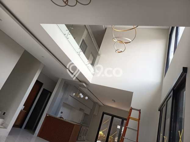 Jual Rumah Luas Megah Dengan View Eksklusif di Setiabudi, Bandung Jual Rumah Luas Megah Dengan View Eksklusif di Setiabudi, Bandung