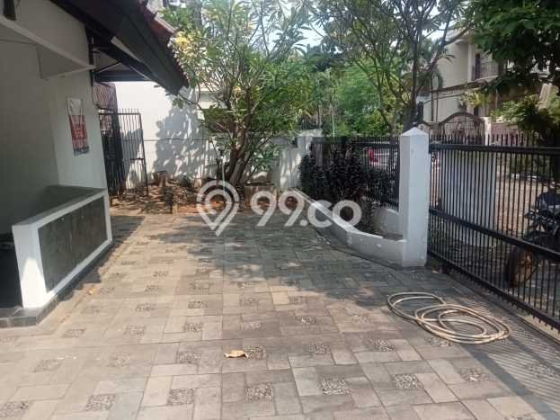 For Sale! Luxury House LT 240m2 Desain Elegan di Bekasi For Sale! Luxury House LT 240m2 Desain Elegan di Bekasi