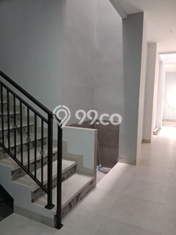 INVESTASI POTENSIAL! Ruko Kawasan Sumurbandung, Luas 400m², Kawasan Komersial INVESTASI POTENSIAL! Ruko Kawasan Sumurbandung, Luas 400m², Kawasan Komersial