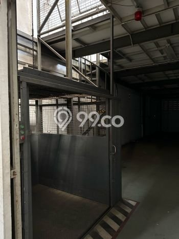 AREA TERSIBUK! Gudang di Pondok Jagung, Luas 1237m², Kawasan Komersial AREA TERSIBUK! Gudang di Pondok Jagung, Luas 1237m², Kawasan Komersial