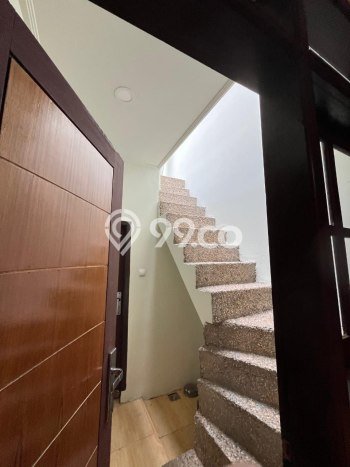 Rumah Strategis Modern Lb 200m2 di Lengkong, Bandung Rumah Strategis Modern Lb 200m2 di Lengkong, Bandung