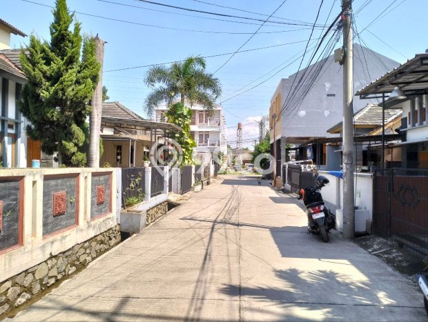 Rumah Luas Asri 3 KT Siap Pakai di Terusan Buah Batu Bandung Rumah Luas Asri 3 KT Siap Pakai di Terusan Buah Batu Bandung