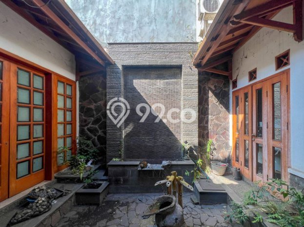 Siap Huni Rumah Mewah 6 Kamar di Batununggal Dekat ke Mana Saja Siap Huni Rumah Mewah 6 Kamar di Batununggal Dekat ke Mana Saja
