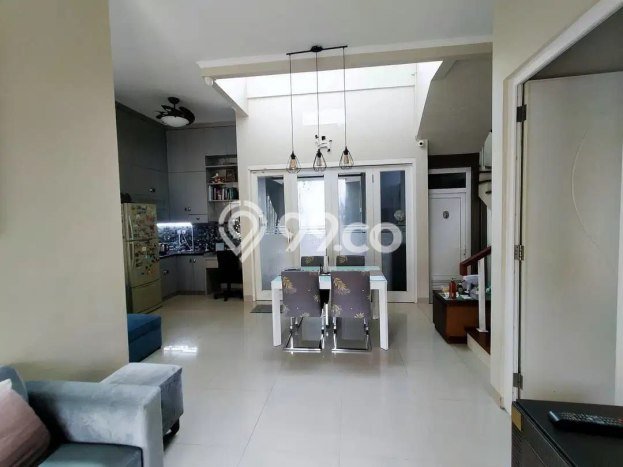 Ready to Use! Luxury House LT 214m2 Desain Elegan di Cigadung Ready to Use! Luxury House LT 214m2 Desain Elegan di Cigadung