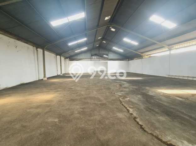 INVESTASI CERDAS! Gudang Kawasan Weru, Luas 1800m², Pusat Bisnis INVESTASI CERDAS! Gudang Kawasan Weru, Luas 1800m², Pusat Bisnis