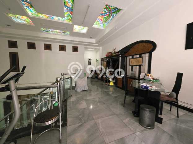 Rumah Mewah Siap Huni LT 582m2 di Kejaksan, Cirebon Rumah Mewah Siap Huni LT 582m2 di Kejaksan, Cirebon
