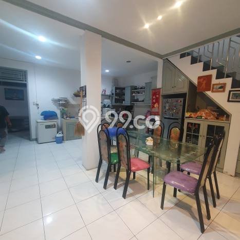 Rumah Berkualitas 4 Kamar Tidur dan 2 Kamar Mandi di Tuparev, Dekat Pusat Kota, Cirebon Rumah Berkualitas 4 Kamar Tidur dan 2 Kamar Mandi di Tuparev, Dekat Pusat Kota, Cirebon