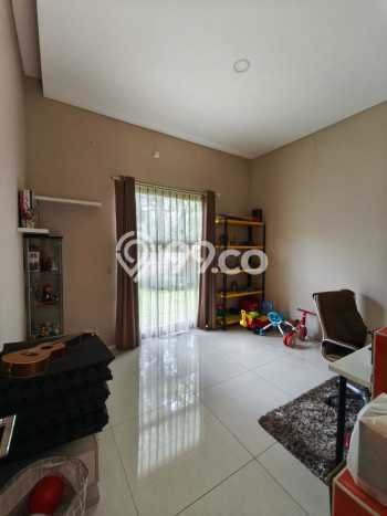 Rumah Elit Modern Tanpa Renovasi di Moch Toha Bandung Rumah Elit Modern Tanpa Renovasi di Moch Toha Bandung