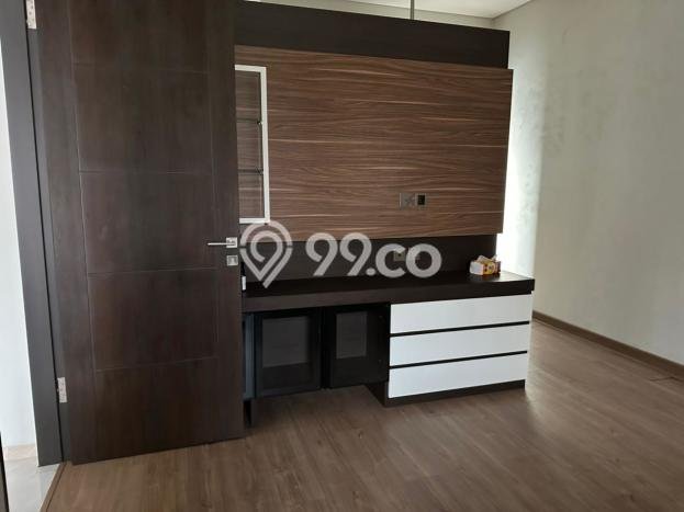 Rumah Elit LB 550m2 Siap Pakai Desain Elegan di Setiabudi, Bandung Rumah Elit LB 550m2 Siap Pakai Desain Elegan di Setiabudi, Bandung