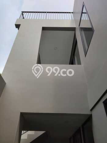 Rumah 4 KT 4 KM Luas Tanah 157m², Luas Bangunan 298m² di Setra Duta, Bandung Rumah 4 KT 4 KM Luas Tanah 157m², Luas Bangunan 298m² di Setra Duta, Bandung