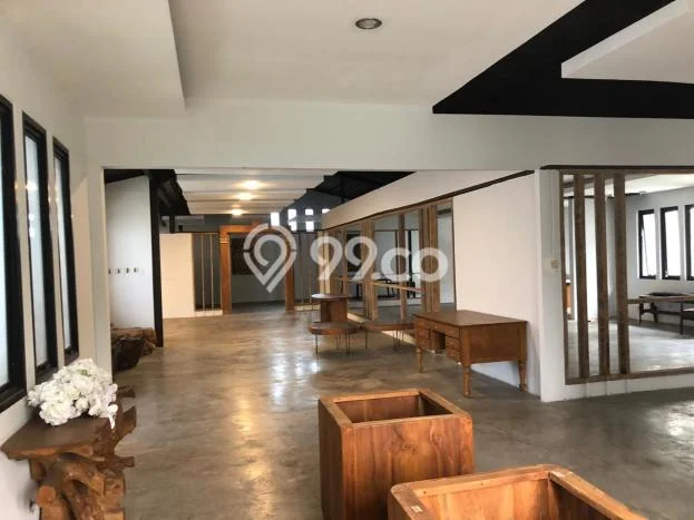 Komersial For Rent di Surya Sumantri, Luas 666m², Area Bisnis, Jalan Utama Komersial For Rent di Surya Sumantri, Luas 666m², Area Bisnis, Jalan Utama