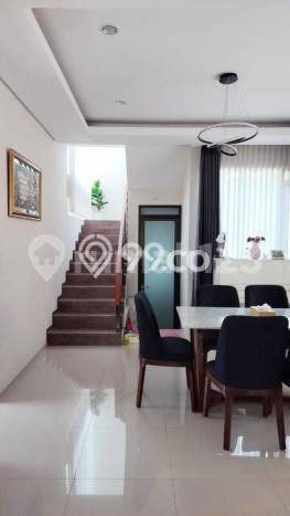 Rumah Mewah LB 250m2 Siap Pakai Desain Elegan di Dago Pakar, Bandung Rumah Mewah LB 250m2 Siap Pakai Desain Elegan di Dago Pakar, Bandung