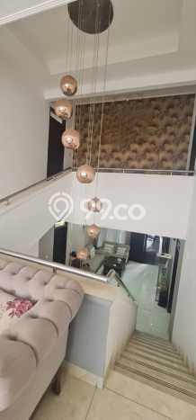 Rumah Elit LB 666m2 Siap Pakai Desain Elegan di Cipaku, Bandung Rumah Elit LB 666m2 Siap Pakai Desain Elegan di Cipaku, Bandung