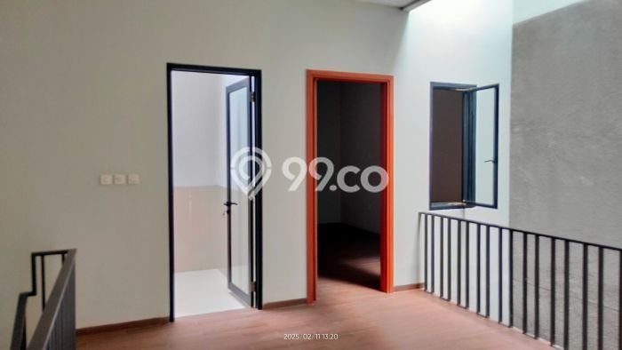 Rumah Mewah LB 200m2 Siap Huni Desain Elegan di Mekar Wangi, Bandung Rumah Mewah LB 200m2 Siap Huni Desain Elegan di Mekar Wangi, Bandung
