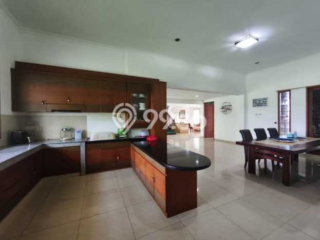 Rumah Elit LB 600m2 Siap Pakai Desain Elegan di Sariwangi, Bandung Rumah Elit LB 600m2 Siap Pakai Desain Elegan di Sariwangi, Bandung