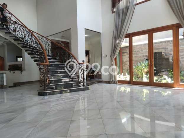 For Sale! Luxury House LT 561m2 Desain Modern di Setra Duta For Sale! Luxury House LT 561m2 Desain Modern di Setra Duta