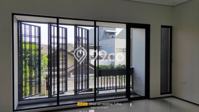 Rumah Luxury Modern Siap Huni di Muara Bandung Rumah Luxury Modern Siap Huni di Muara Bandung