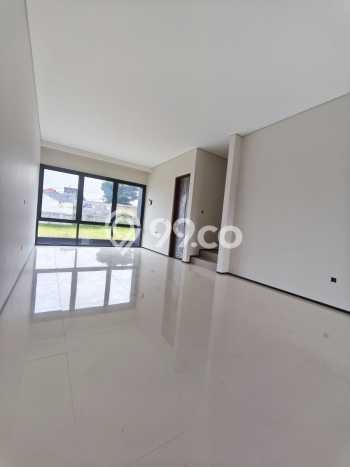 Jual Rumah Mewah Megah Dengan View Cantik di Setra Duta, Bandung Jual Rumah Mewah Megah Dengan View Cantik di Setra Duta, Bandung
