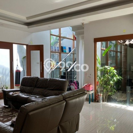 Rumah Elit Modern Tanpa Renovasi di BKR Bandung Rumah Elit Modern Tanpa Renovasi di BKR Bandung