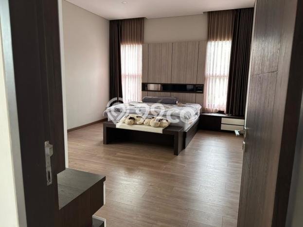Rumah Elit LB 550m2 Siap Pakai Desain Elegan di Setiabudi, Bandung Rumah Elit LB 550m2 Siap Pakai Desain Elegan di Setiabudi, Bandung
