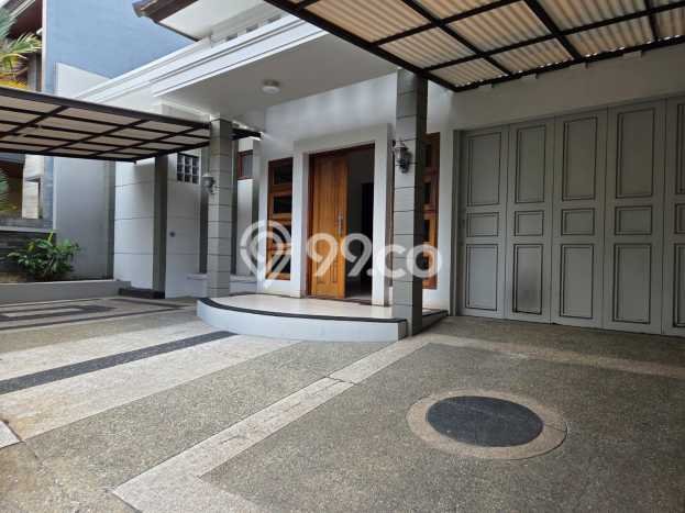 Rumah Elit LB 280m2 Siap Huni Desain Elegan di Singgasana, Bandung Rumah Elit LB 280m2 Siap Huni Desain Elegan di Singgasana, Bandung