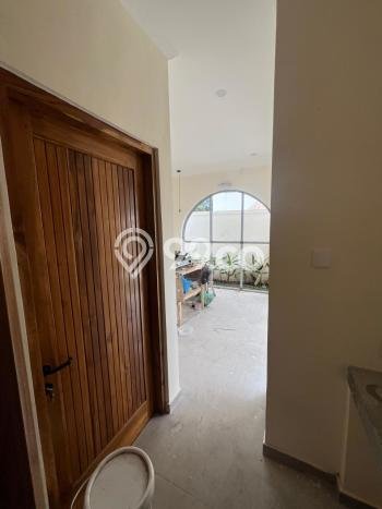 FOR SALE! Vila Kawasan , Luas 162m2m², Posisi Premium FOR SALE! Vila Kawasan , Luas 162m2m², Posisi Premium