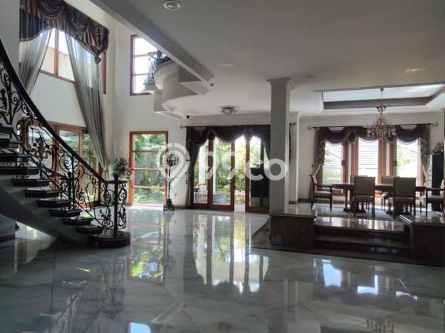 For Sale! Luxury House LT 561m2 Desain Modern di Setra Duta For Sale! Luxury House LT 561m2 Desain Modern di Setra Duta