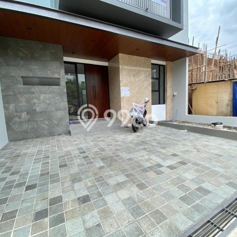 Hunian Elit LB 200m2 Siap Huni Desain Elegan di Singgasana, Bandung Hunian Elit LB 200m2 Siap Huni Desain Elegan di Singgasana, Bandung