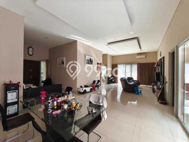 Rumah Elit Modern Tanpa Renovasi di Moch Toha Bandung Rumah Elit Modern Tanpa Renovasi di Moch Toha Bandung