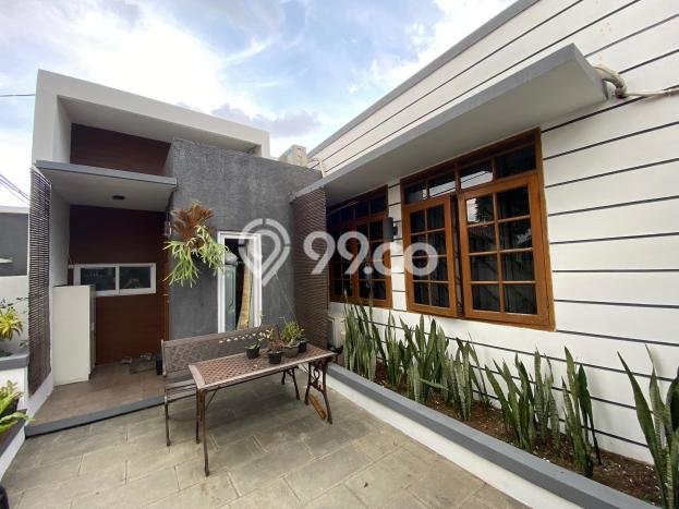 Rumah di Pasteur, Luas 400m², LB 200m² Rumah di Pasteur, Luas 400m², LB 200m²
