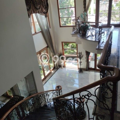For Sale! Luxury House LT 561m2 Desain Modern di Setra Duta For Sale! Luxury House LT 561m2 Desain Modern di Setra Duta