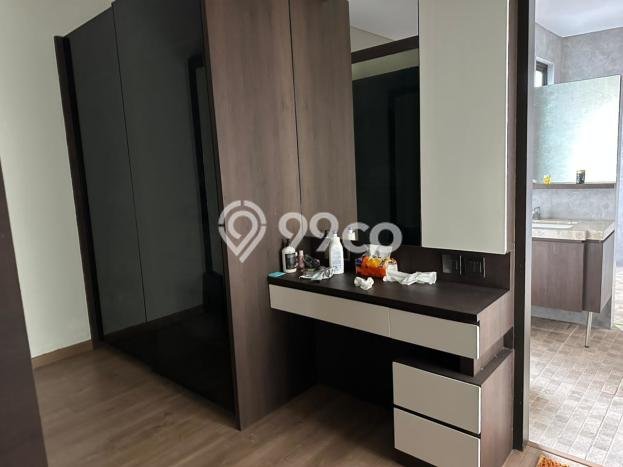 Rumah Elit LB 550m2 Siap Pakai Desain Elegan di Setiabudi, Bandung Rumah Elit LB 550m2 Siap Pakai Desain Elegan di Setiabudi, Bandung