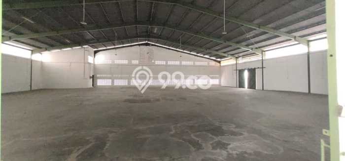 Gudang Disewa di Bandung dengan LB 2066m2 Area Komersial Ramai Gudang Disewa di Bandung dengan LB 2066m2 Area Komersial Ramai