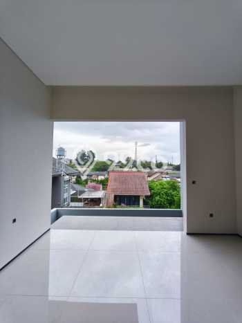 Jual Rumah Mewah Megah Dengan View Cantik di Setra Duta, Bandung Jual Rumah Mewah Megah Dengan View Cantik di Setra Duta, Bandung
