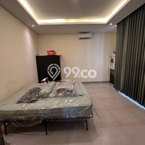 Rumah Mewah dengan 4 Kamar Tidur di Kawasan Elite Seminyak, Badung Rumah Mewah dengan 4 Kamar Tidur di Kawasan Elite Seminyak, Badung