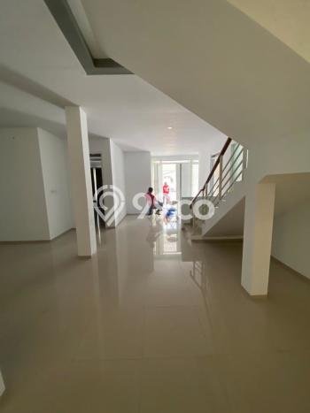 Ready to Use! Premium House LT 234m2 Desain Elegan di ciumbuleuit Ready to Use! Premium House LT 234m2 Desain Elegan di ciumbuleuit