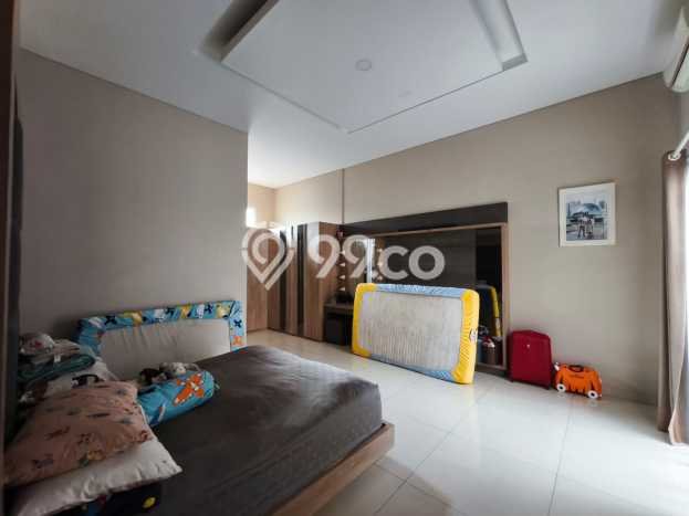 Rumah Elit Modern Tanpa Renovasi di Moch Toha Bandung Rumah Elit Modern Tanpa Renovasi di Moch Toha Bandung
