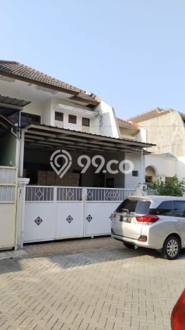 For Sale Rumah 4 Kamar Lokasi Ideal Bagus dan Strategis di Wiyung For Sale Rumah 4 Kamar Lokasi Ideal Bagus dan Strategis di Wiyung