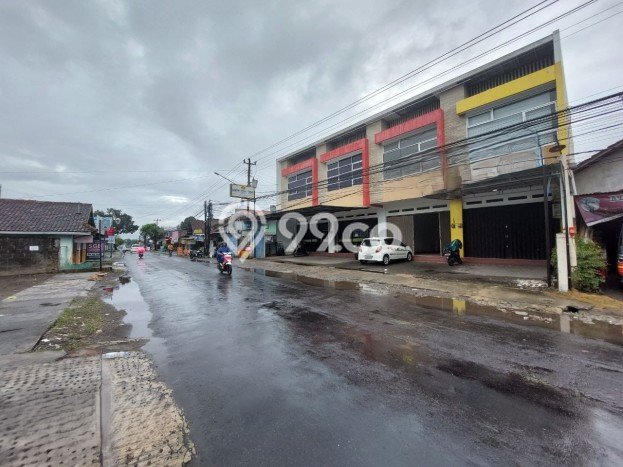 LOKASI STRATEGIS! Ruko Kawasan Gamping, Luas 100m², Area Bisnis, Jalan Utama LOKASI STRATEGIS! Ruko Kawasan Gamping, Luas 100m², Area Bisnis, Jalan Utama