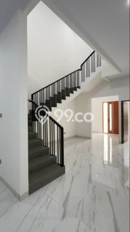 Hunian Mewah LB 177m2 Siap Pakai Desain Elegan di Meruya, Jakarta Barat Hunian Mewah LB 177m2 Siap Pakai Desain Elegan di Meruya, Jakarta Barat